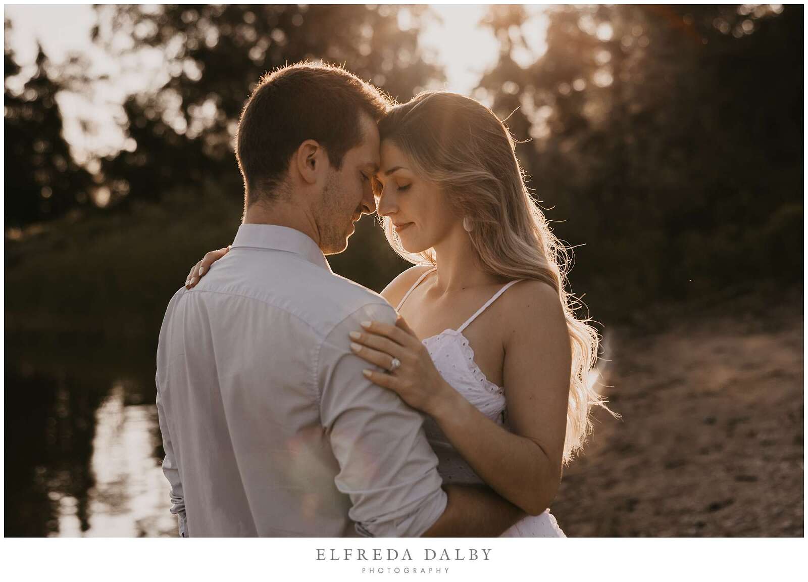 Stunning couple in golden light